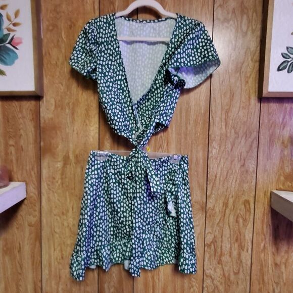 Shein | 2 Piece Printed Crop Top and Skirt Set | Size M - Picture 1 of 9